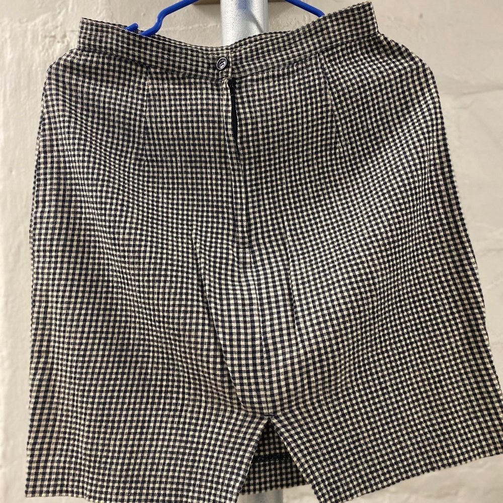 Checkered skirt, size 6-8